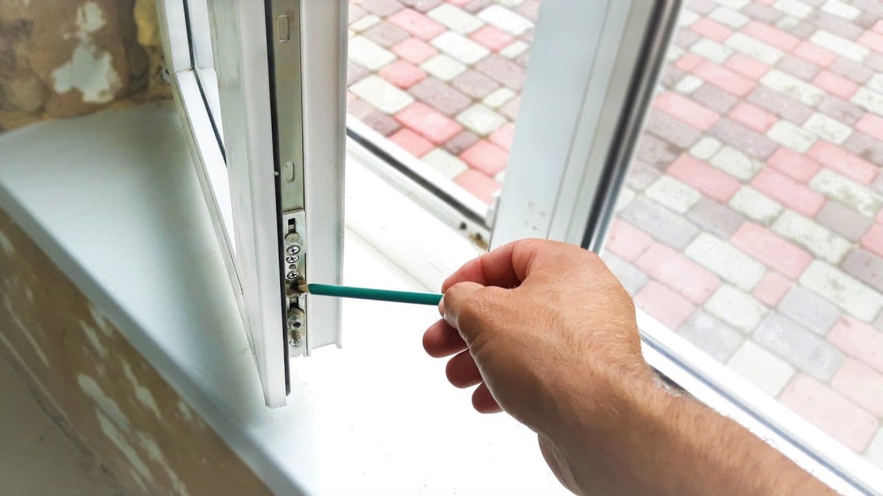 Як змащувати пластикові вікна