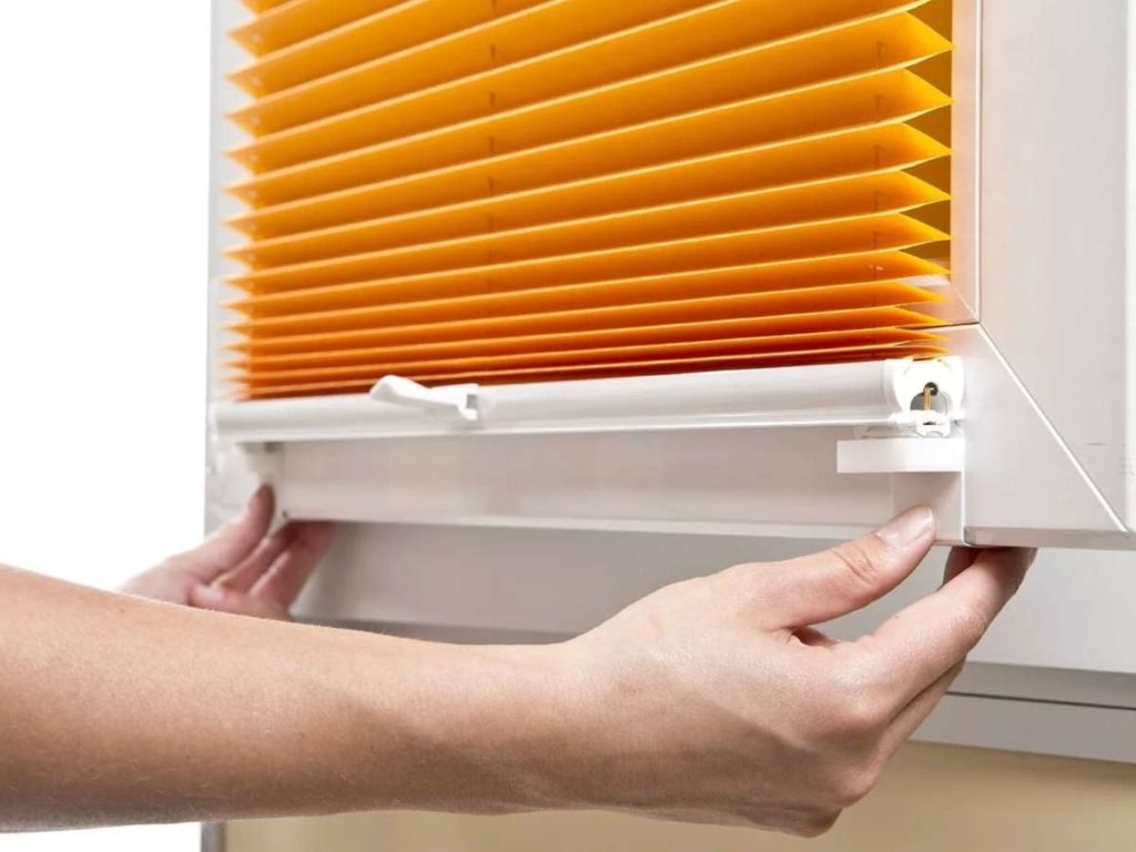 Види жалюзі на пластикові вікна: різновиди та типи