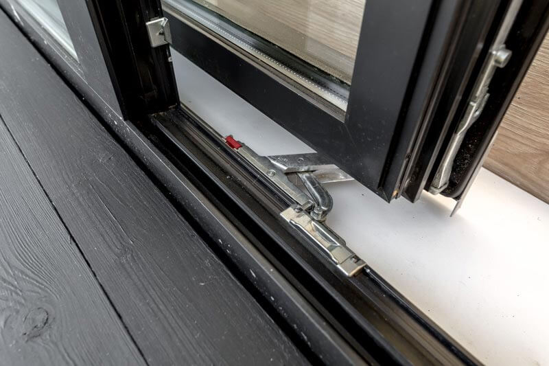 Пластиковые раздвижные окна ламинированные