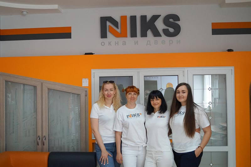 Специалисты салона компании Niks-M