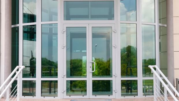 Двері ПВХ вхідні