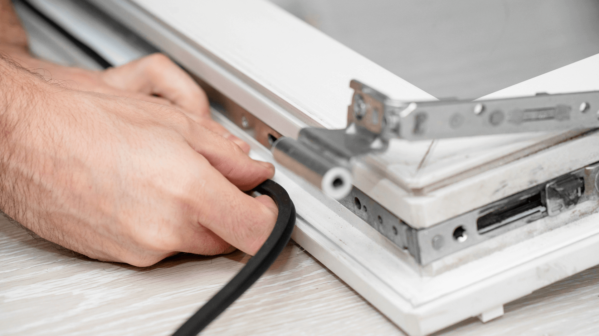 Як змінити ущільнювач на пластиковому вікні